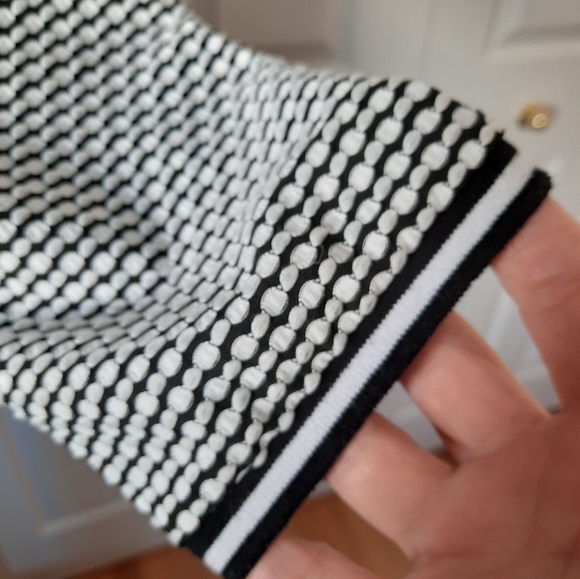 Relaxed fit light sweater - Picture 4 of 6